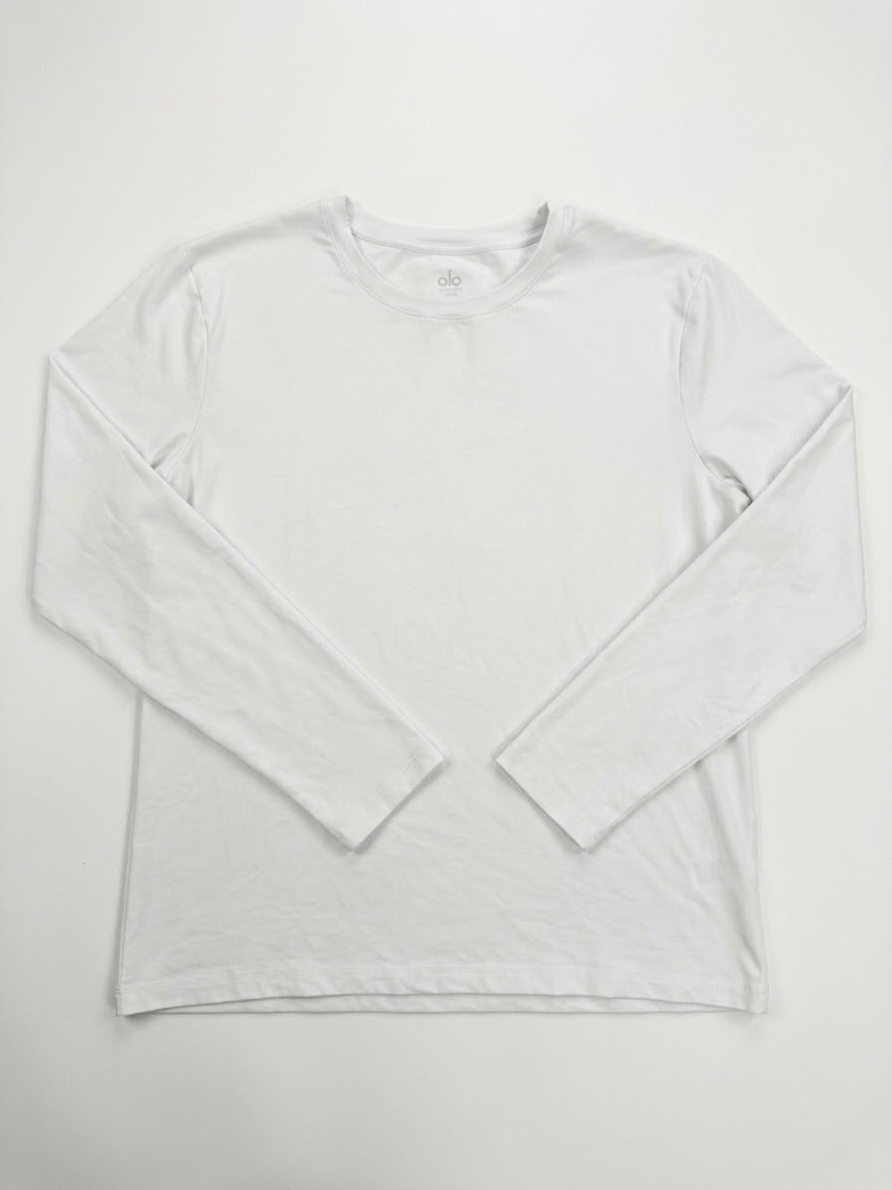 ALO Yoga Men's Long Sleeve Crew in White